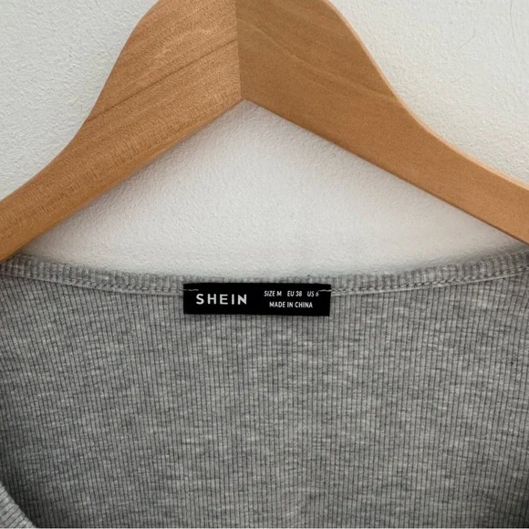 SHEIN | Cropped Ribbed Vneck Long Sleeve Tee In Grey Size Medium - Picture 4 of 5